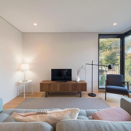 Lovelystay - Primrose 2Br Flat With Free Parking, Ac And Balcony ポルト エクステリア 写真