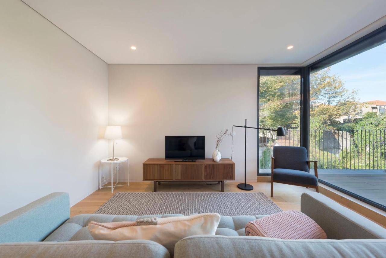 Lovelystay - Primrose 2Br Flat With Free Parking, Ac And Balcony ポルト エクステリア 写真