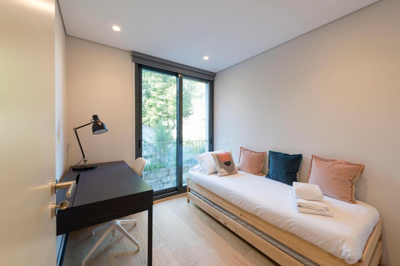 Lovelystay - Primrose 2Br Flat With Free Parking, Ac And Balcony ポルト エクステリア 写真