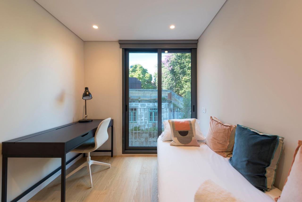Lovelystay - Primrose 2Br Flat With Free Parking, Ac And Balcony ポルト エクステリア 写真