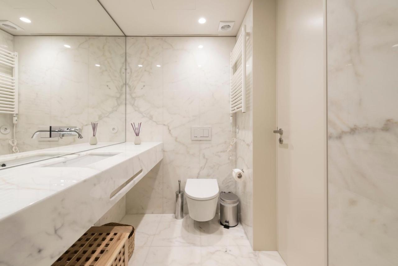 Lovelystay - Primrose 2Br Flat With Free Parking, Ac And Balcony ポルト エクステリア 写真