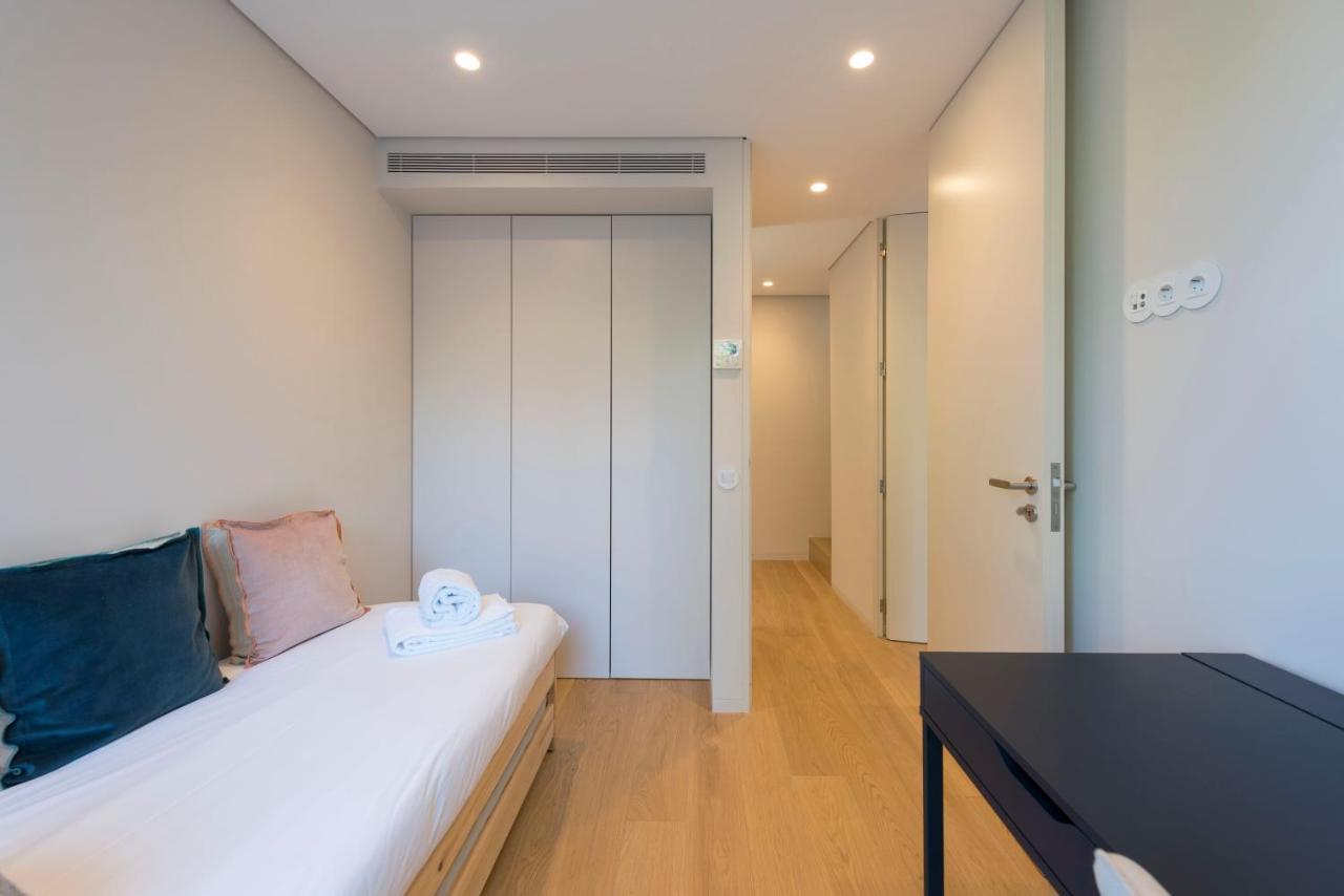 Lovelystay - Primrose 2Br Flat With Free Parking, Ac And Balcony ポルト エクステリア 写真